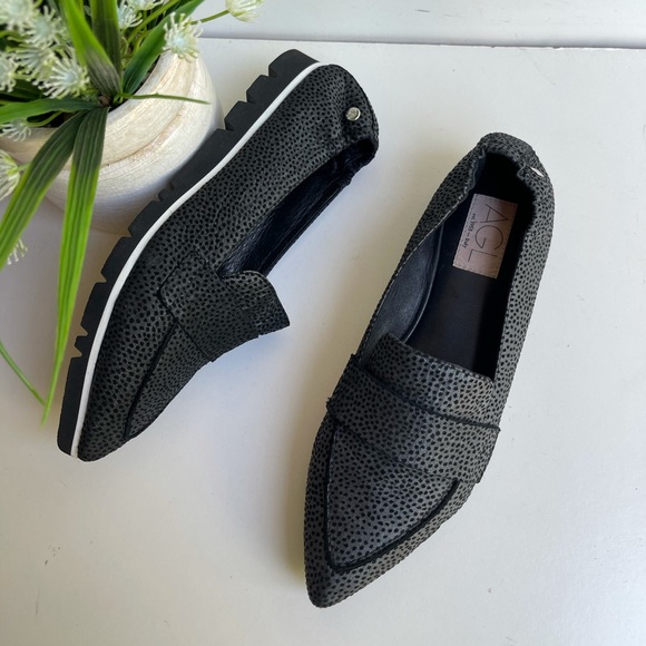 AGL🔴pointed toe flats black extra soft size 8.5 gently used - Picture 1 of 10
